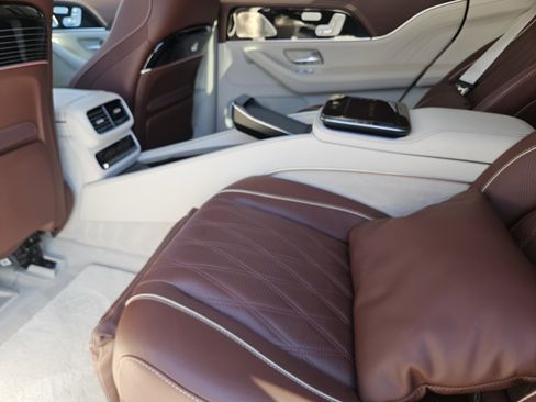 Certified 2024 Mercedes-Benz Maybach GLS 600 4MATIC image 30