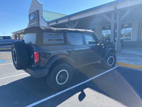 Used 2023 Ford Bronco Big Bend w/ Sasquatch Package image 3