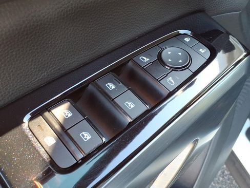 Certified 2024 Nissan Pathfinder SL AWD/4WD image 19