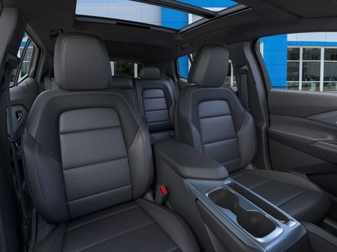 New 2026 Chevrolet Equinox EV LT AWD/4WD image 18