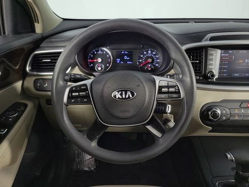 Used 2020 Kia Sorento LX image 22