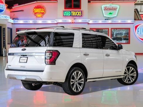 Used 2021 Ford Expedition Platinum image 3