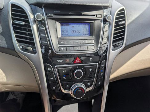 Used 2013 Hyundai Elantra GT FWD image 21