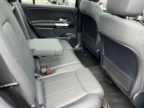 Used 2023 Mercedes-Benz GLB 250 4MATIC image 19