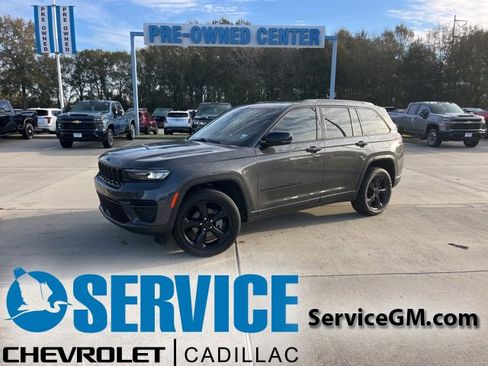 Used 2024 Jeep Grand Cherokee Altitude image 1