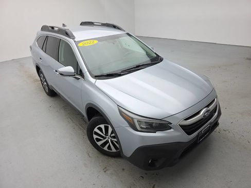 Used 2022 Subaru Outback Premium AWD/4WD image 1