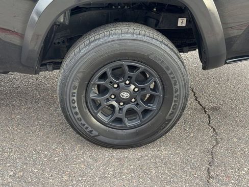 Used 2019 Toyota Tacoma SR w/ SX Package AWD/4WD image 11