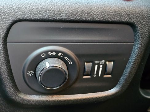 New 2026 Jeep Grand Cherokee Altitude image 16