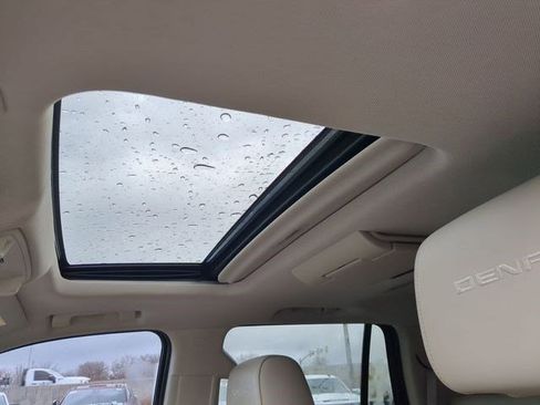 Used 2019 GMC Yukon Denali w/ Denali Ultimate Package AWD/4WD image 14