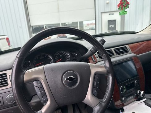 Used 2014 Chevrolet Tahoe LT w/ Luxury Package AWD/4WD image 14