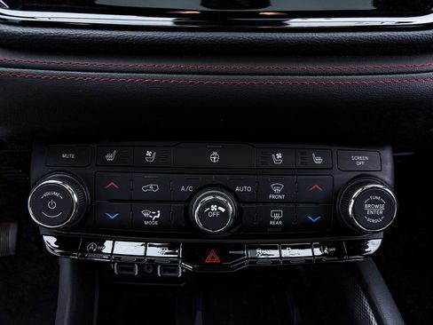 Used 2025 Dodge Durango GT AWD/4WD image 26