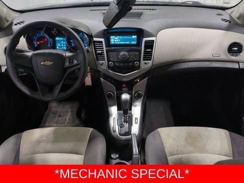 Used 2014 Chevrolet Cruze LS image 15