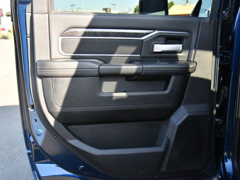 Used 2024 RAM 2500 Big Horn w/ Night Edition image 41