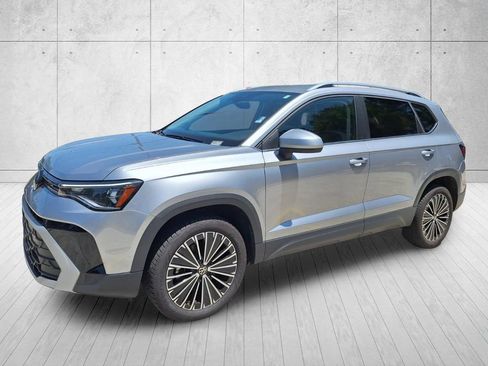 Used 2025 Volkswagen Taos SE FWD image 1