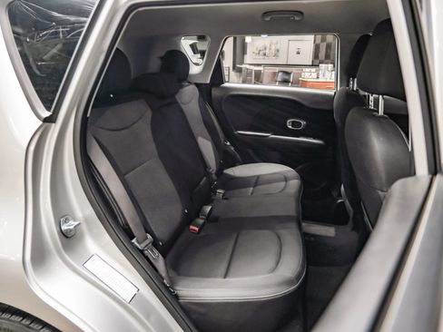 Used 2019 Kia Soul + image 32