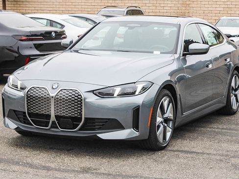 New 2026 BMW i4 eDrive40 w/ Premium Package RWD image 3