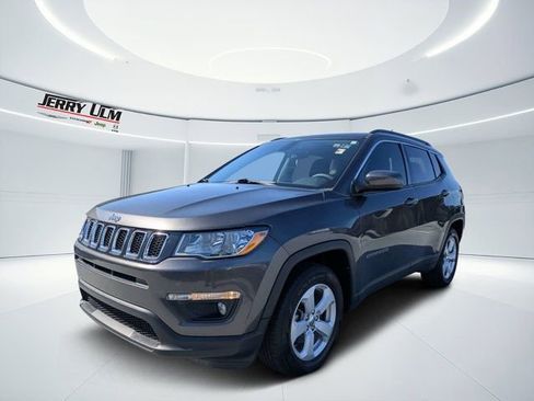 Used 2021 Jeep Compass Latitude FWD image 7