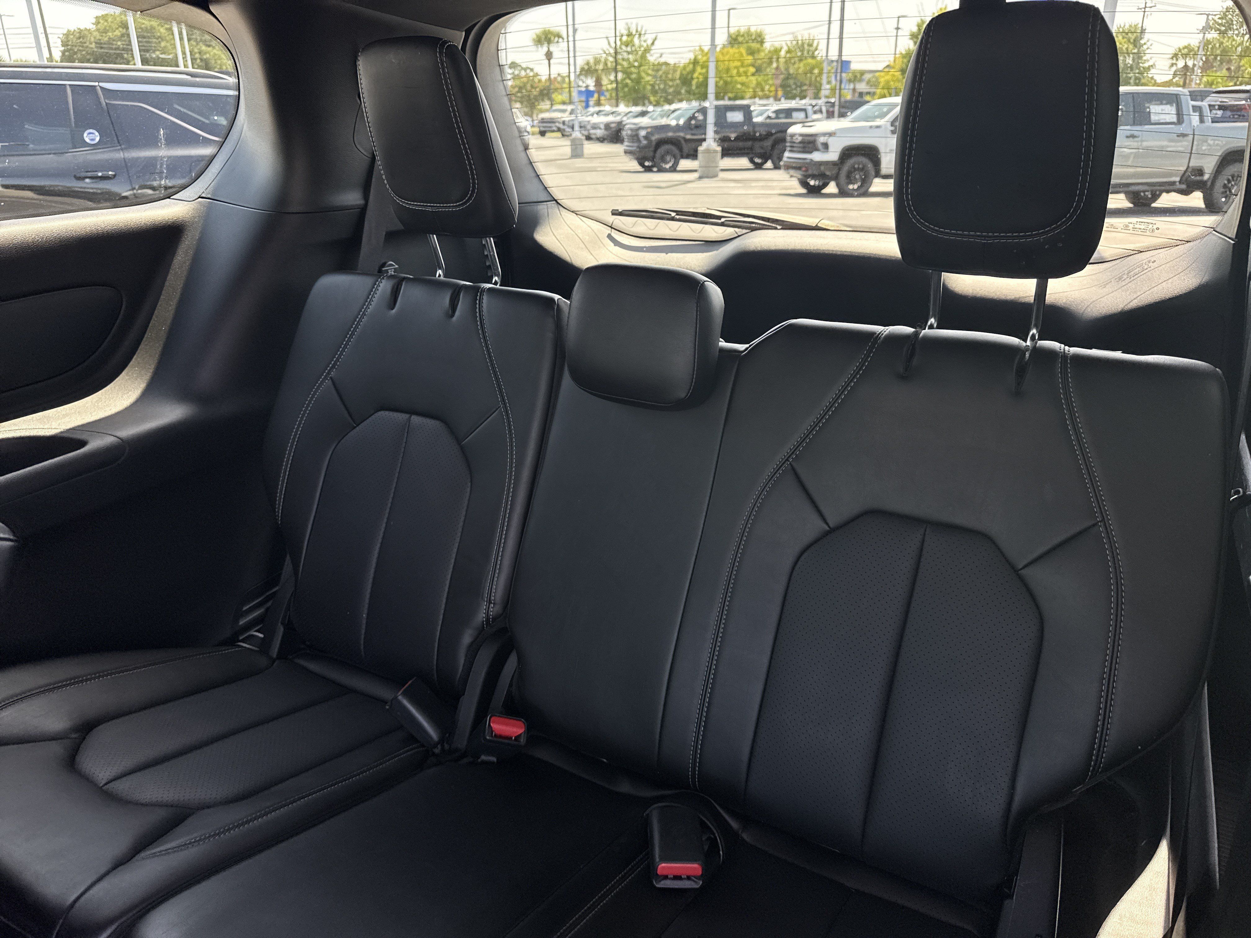 Used 2023 Chrysler Pacifica Touring-L w/ S Appearance Package FWD image 29