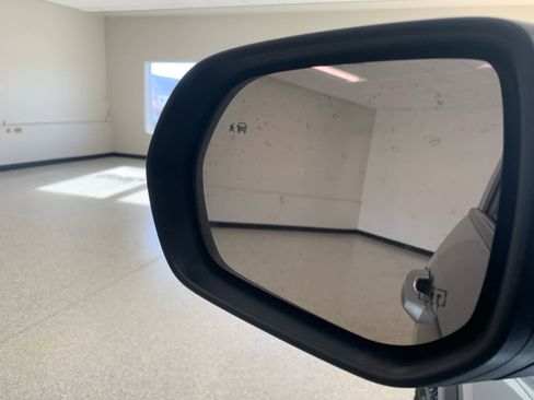 Used 2024 Chevrolet Traverse Z71 w/ Enhanced Driving Package image 22