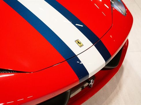 Used 2015 Ferrari 458 Spider RWD image 9