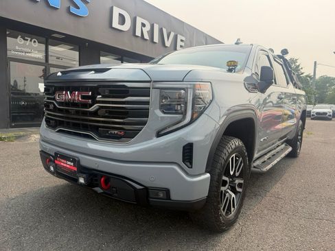 Used 2024 GMC Sierra 1500 AT4 w/ Technology Package AWD/4WD image 17
