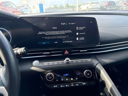 Used 2023 Hyundai Elantra Limited FWD image 7