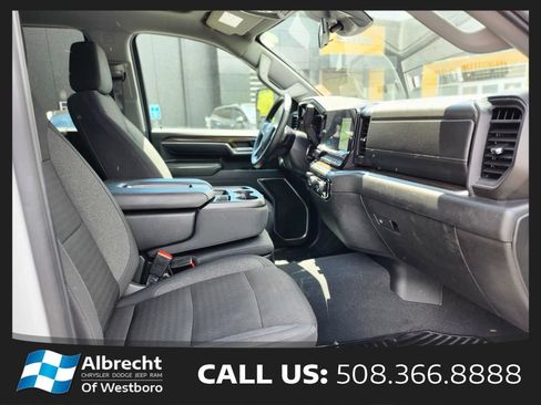 Used 2025 Chevrolet Silverado 2500 LT w/ Convenience Package AWD/4WD image 11