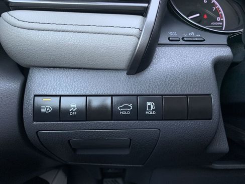 Used 2023 Toyota Camry SE image 15