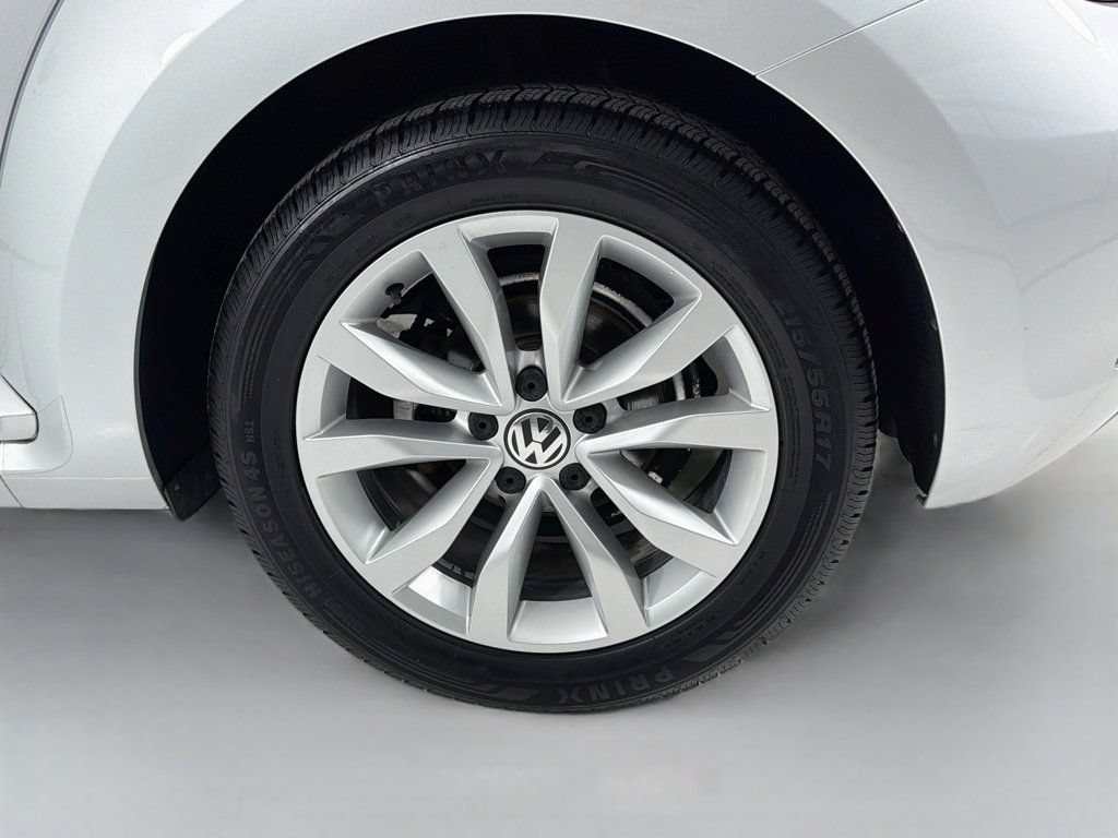 Used 2014 Volkswagen Beetle TDI FWD image 25