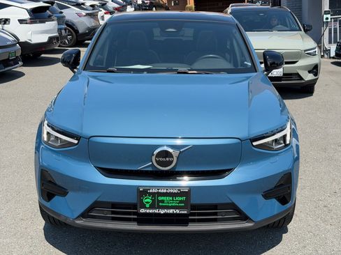 Used 2023 Volvo C40 Recharge Core w/ Climate Package AWD/4WD image 2