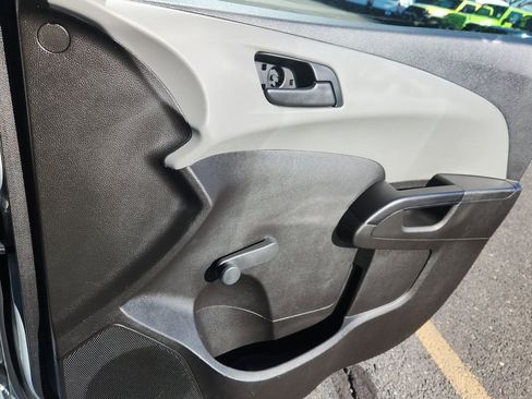 Used 2020 Chevrolet Sonic LT image 12