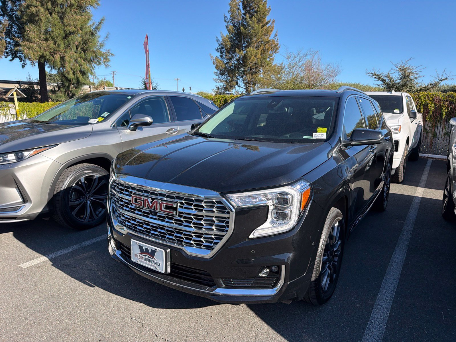 Used 2023 GMC Terrain Denali w/ Black Diamond Edition AWD/4WD image 3