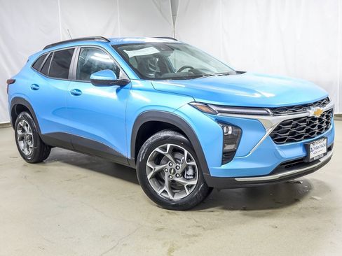 New 2026 Chevrolet Trax LT w/ Driver Confidence Package image 2