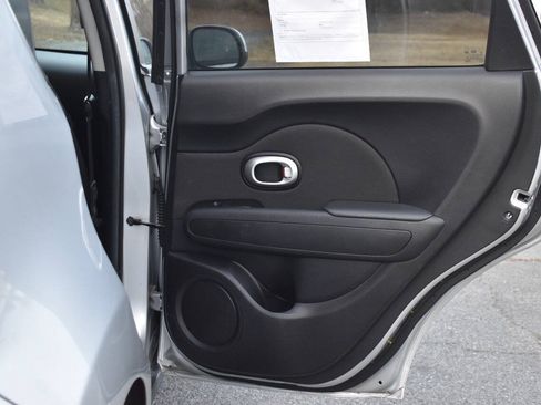 Used 2018 Kia Soul + FWD image 11