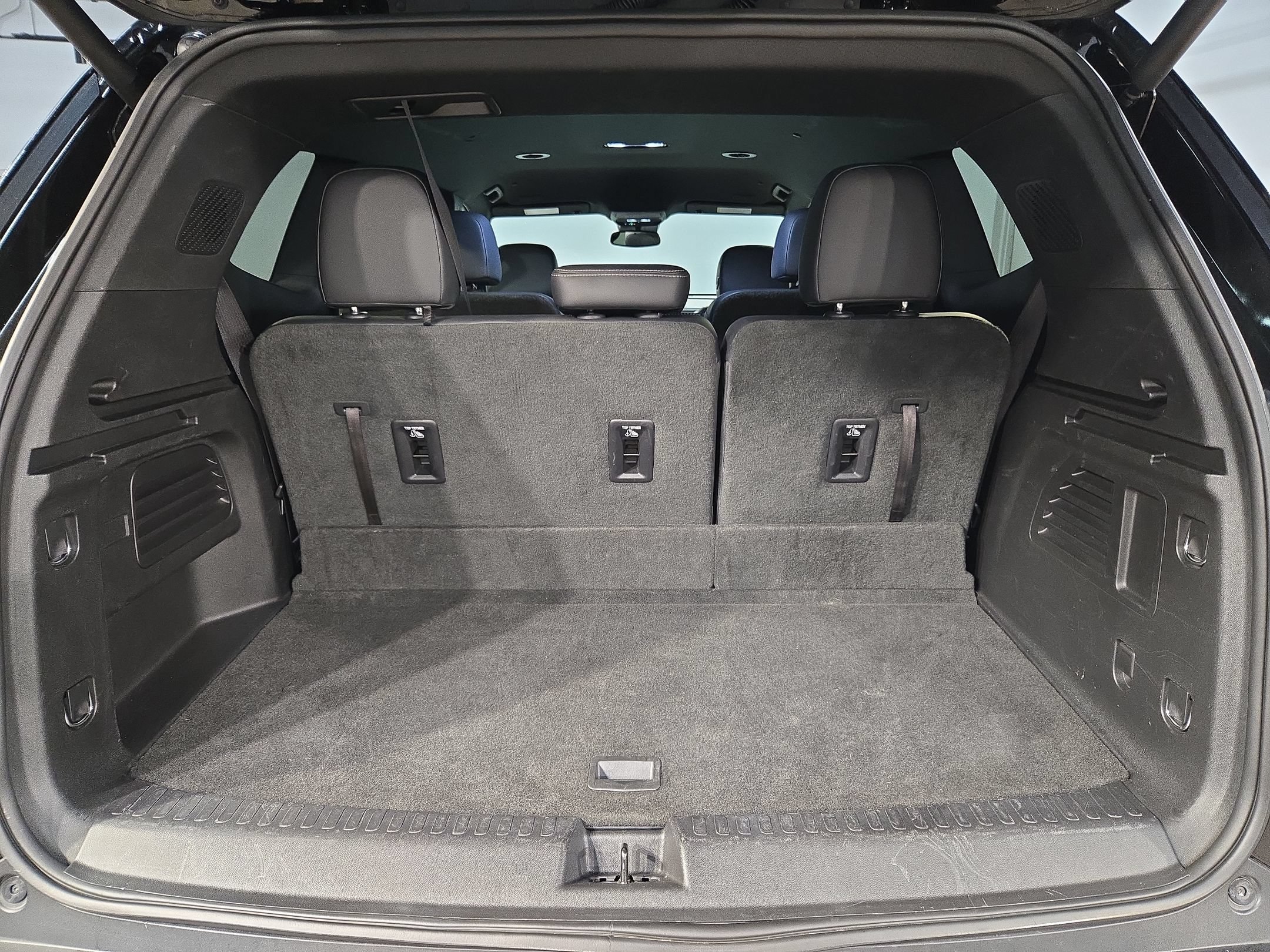 Used 2025 Buick Enclave Preferred FWD image 18