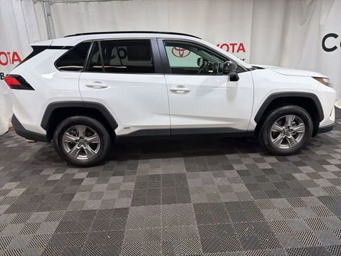Used 2025 Toyota RAV4 LE image 8