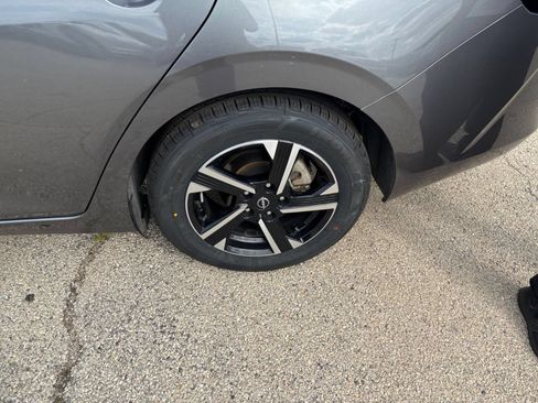 Used 2025 Nissan Sentra SV FWD image 27