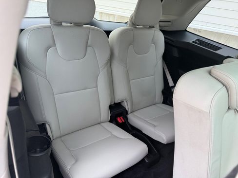 Used 2018 Volvo XC90 T6 Momentum w/ Convenience Package AWD/4WD image 30