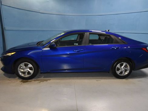Used 2021 Hyundai Elantra SE w/ Cargo Package FWD image 24