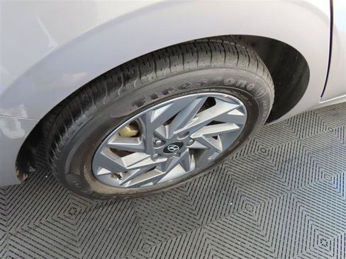 Used 2024 Hyundai Elantra SEL FWD image 8