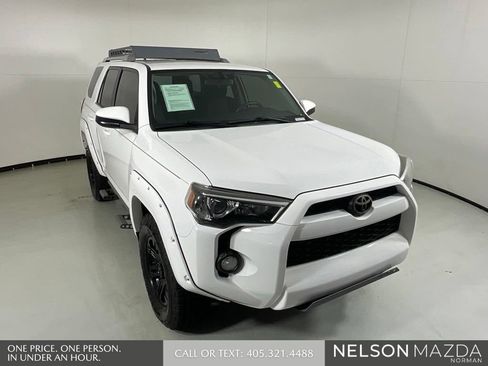 Used 2016 Toyota 4Runner SR5 AWD/4WD image 3