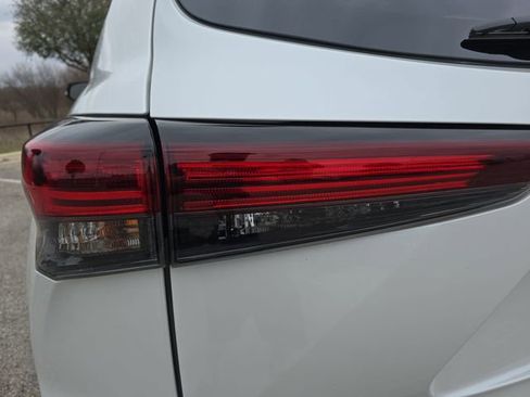 Used 2024 Toyota Highlander XSE image 36