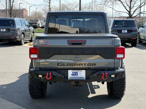 Used 2022 Jeep Gladiator Willys image 9