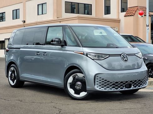 New 2025 Volkswagen ID. Buzz Pro S RWD image 2