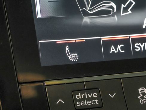 Used 2021 Audi e-tron Premium w/ Convenience Plus Package image 11