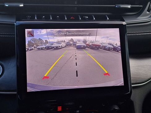 Used 2024 Jeep Grand Cherokee Limited w/ Black Appearance Package image 23