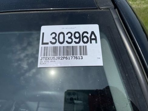Used 2023 Toyota 4Runner Limited AWD/4WD image 3