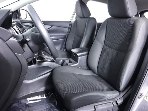 Used 2021 Nissan Rogue Sport S image 27