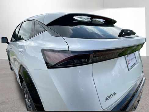 New 2024 Nissan Ariya AWD image 24