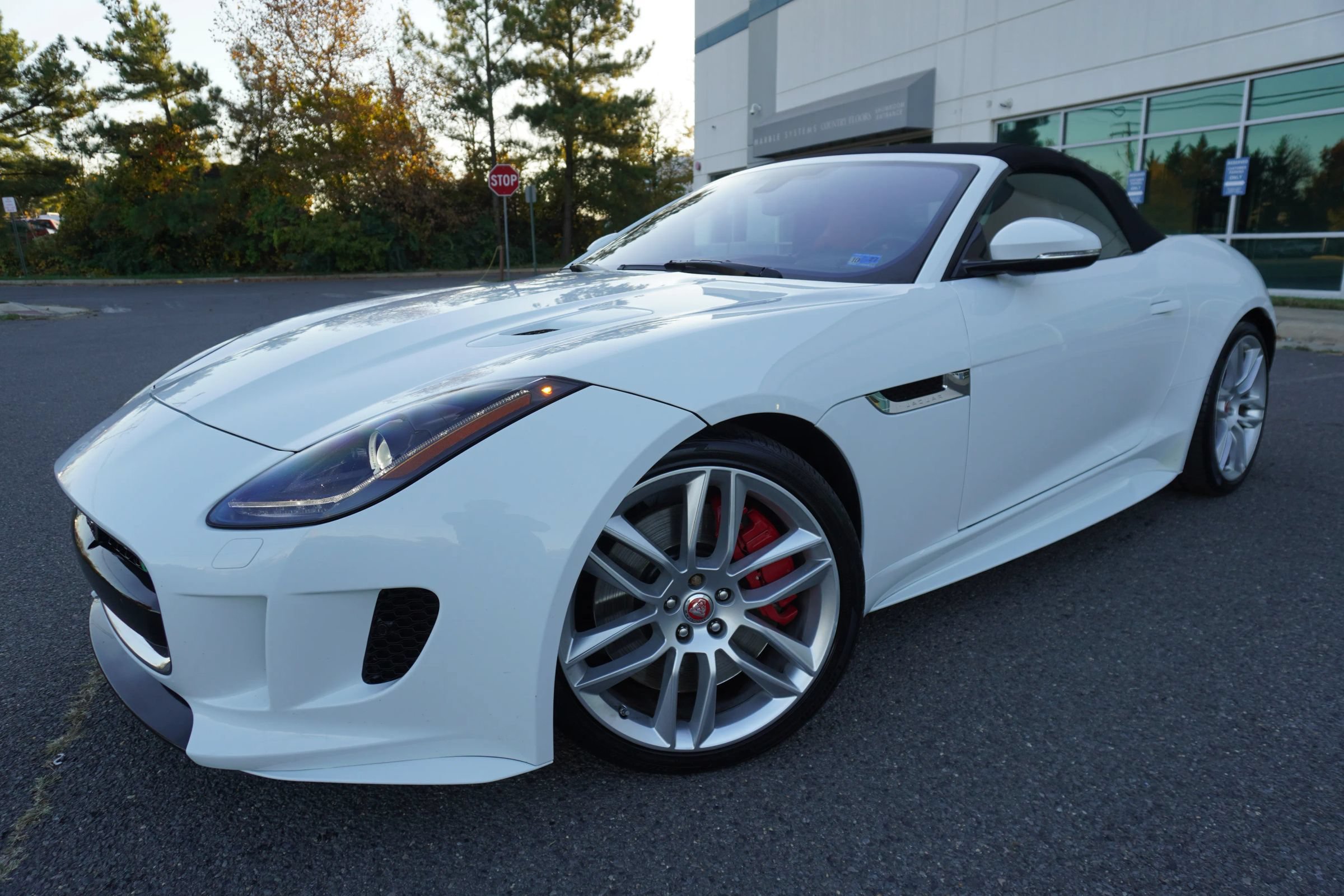 Used 2017 Jaguar F-TYPE R AWD/4WD image 3